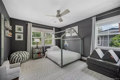 32 Chaucer Street, Hartsdale, NY 10530 - Photo 10