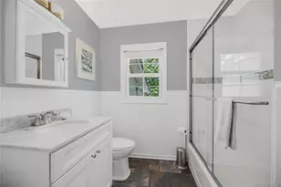32 Chaucer St, Hartsdale, NY 10530 - Photo 12