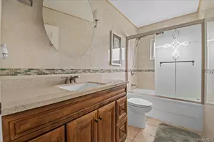 916 Lawrence Ct, Woodmere, NY 11581 - Photo 18