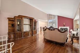 916 Lawrence Ct, Woodmere, NY 11581 - Photo 12