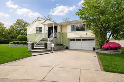 916 Lawrence Court, Woodmere, NY 11581 - Photo 2
