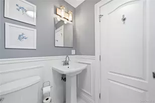 48 Iroquois St E, Massapequa, NY 11758 - Photo 22