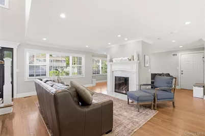 48 Iroquois Street E, Massapequa, NY 11758 - Photo 4