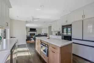 810 Anthony Dr, Lindenhurst, NY 11757 - Photo 8