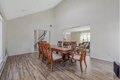 810 Anthony Drive, Lindenhurst, NY 11757 - Photo 12