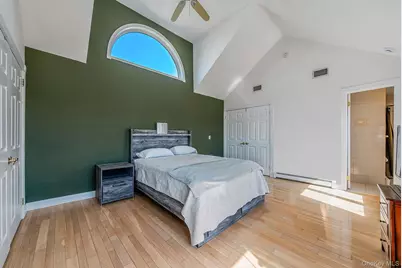 810 Anthony Drive, Lindenhurst, NY 11757 - Photo 18