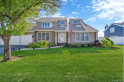 810 Anthony Drive, Lindenhurst, NY 11757 - Photo 1
