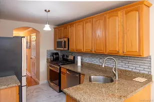 5505 Boulder Way, Wappingers Falls, NY 12590 - Photo 6