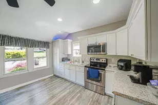 42 Oceanview Ave, Farmingville, NY 11738 - Photo 12