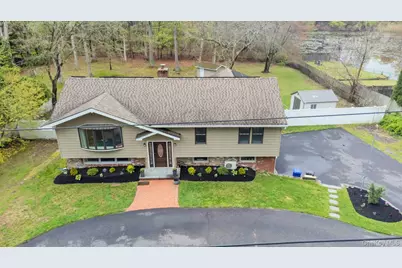 451 Gibbs Pond Road, Nesconset, NY 11767 - Photo 6