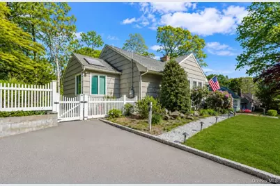 42 Shady Lane, Huntington, NY 11743 - Photo 2