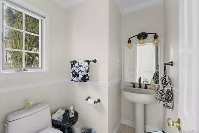[Address not provided], Hauppauge, NY 11788 - Photo 20