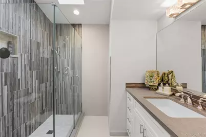 [Address not provided], Hauppauge, NY 11788 - Photo 30
