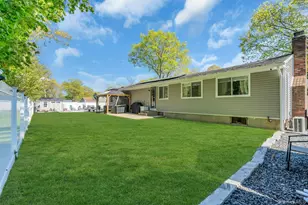 31 Peak St, Ronkonkoma, NY 11779 - Photo 26