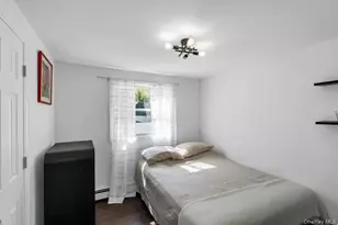 31 Peak St, Ronkonkoma, NY 11779 - Photo 14