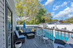 31 Peak St, Ronkonkoma, NY 11779 - Photo 32