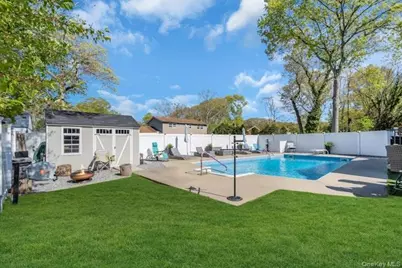 31 Peak Street, Ronkonkoma, NY 11779 - Photo 26