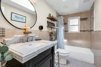 31 Peak Street, Ronkonkoma, NY 11779 - Photo 12