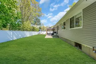 31 Peak St, Ronkonkoma, NY 11779 - Photo 28