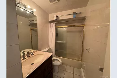 11 Oak Place, Selden, NY 11784 - Photo 6