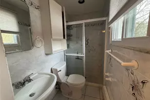 11 Oak Pl, Selden, NY 11784 - Photo 10