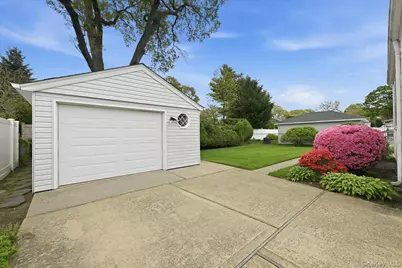 3903 Lincoln Street, Seaford, NY 11783 - Photo 28