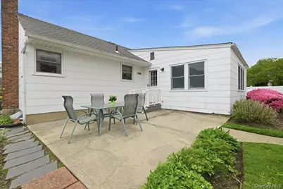 3903 Lincoln Street, Seaford, NY 11783 - Photo 24