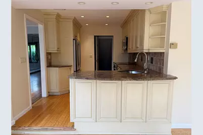 140 Wickshire Drive, East Meadow, NY 11554 - Photo 12
