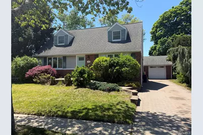 140 Wickshire Drive, East Meadow, NY 11554 - Photo 2