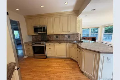 140 Wickshire Drive, East Meadow, NY 11554 - Photo 8