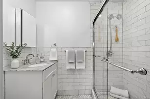 22 The Hamlet, Pelham, NY 10803 - Photo 14