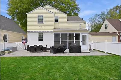 79 Raff Avenue, Floral Park, NY 11001 - Photo 32
