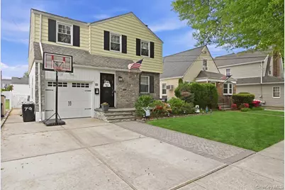 79 Raff Avenue, Floral Park, NY 11001 - Photo 2