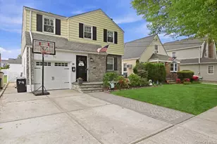 79 Raff Ave, Floral Park, NY 11001 - Photo 2