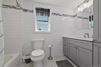 79 Raff Avenue, Floral Park, NY 11001 - Photo 28