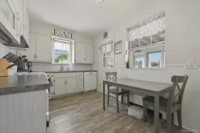 79 Raff Avenue, Floral Park, NY 11001 - Photo 18