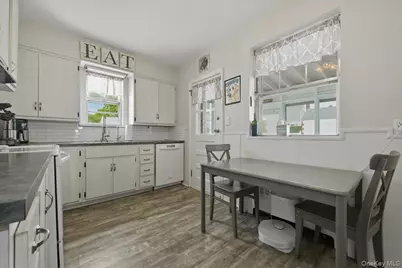 79 Raff Avenue, Floral Park, NY 11001 - Photo 14