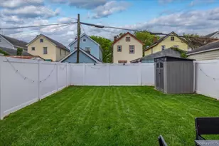 93-22 207th St, Queens Village, NY 11428 - Photo 34