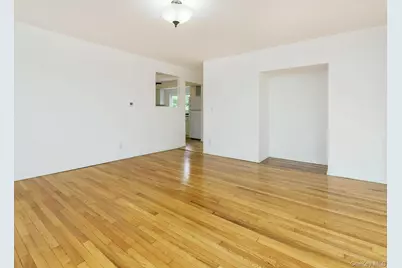 3 Smull Place #First Floor, Port Washington, NY 11050 - Photo 8
