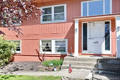 4 Crabapple Court, Monsey, NY 10952 - Photo 2