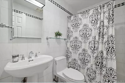 8 Lewis Lane, Port Washington, NY 11050 - Photo 18