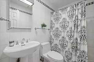 8 Lewis Ln, Port Washington, NY 11050 - Photo 18