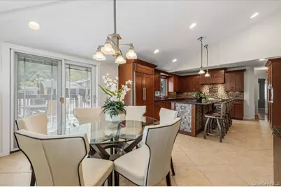 8 Lewis Lane, Port Washington, NY 11050 - Photo 10