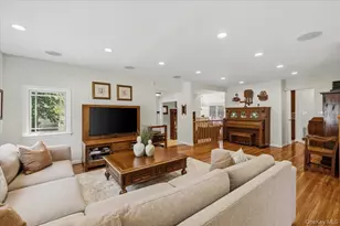 8 Lewis Ln, Port Washington, NY 11050 - Photo 14