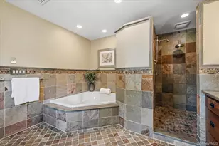 8 Lewis Ln, Port Washington, NY 11050 - Photo 24