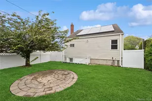 199 Sycamore Ave, Bethpage, NY 11714 - Photo 18