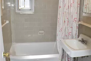 228-14 Stronghurst Ave, Queens Village, NY 11427 - Photo 18