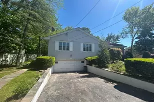 727 Wilmot Rd, Scarsdale, NY 10583 - Photo 2