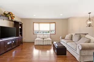 243 N Delaware Ave, Massapequa, NY 11758 - Photo 6