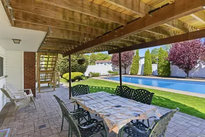 243 N Delaware Avenue, Massapequa, NY 11758 - Photo 34